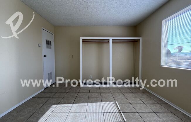 2 beds, 1 bath, $1,300, Unit Unit 10