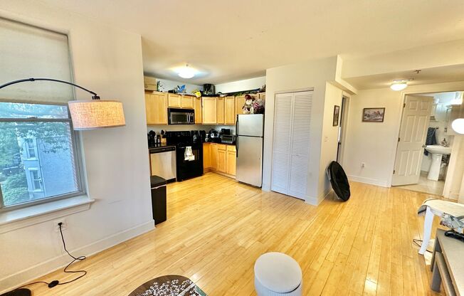 Great 2 bed 1 bath in Eckington/Bloomingdale at the Madison Condominiums