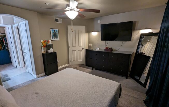 3 beds, 2.5 baths, $2,250, Unit unit 1290