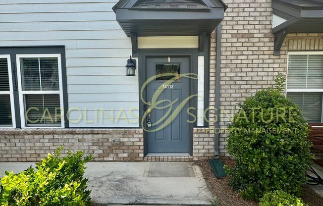 Fantastic 3BR/2.5BA Townhome located in The Elm at Stonecrest