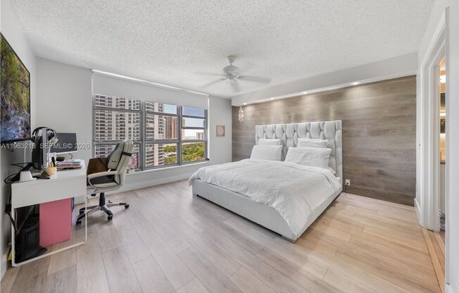 3 beds, 2 baths, $4,200, Unit # 1406