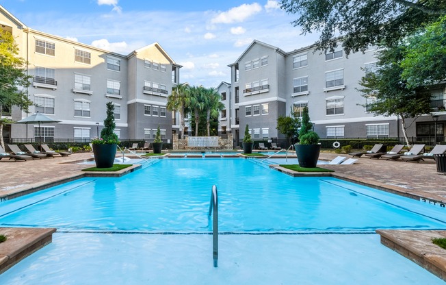 Villas at Hermann Park | Houston, TX | Pristine Pool