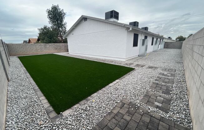2912 E Roeser Rd.