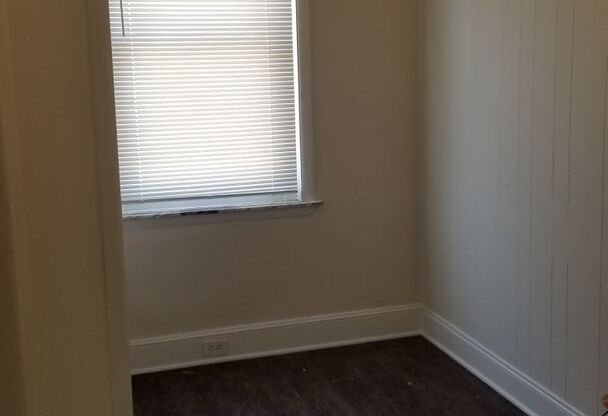 3 beds, 1 bath, $1,250