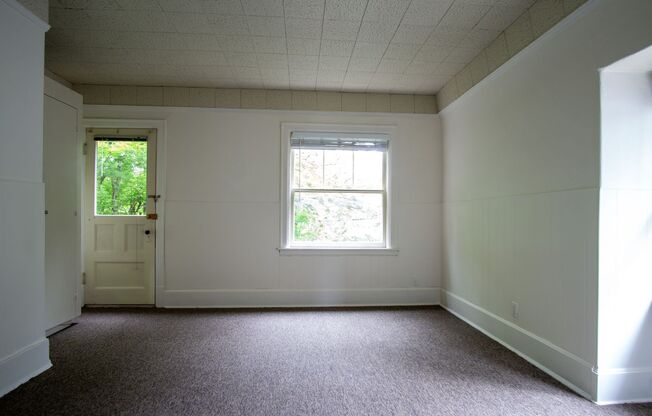 Top Floor Corner Flat in GORGEOUS 1886 Nob Hill Building