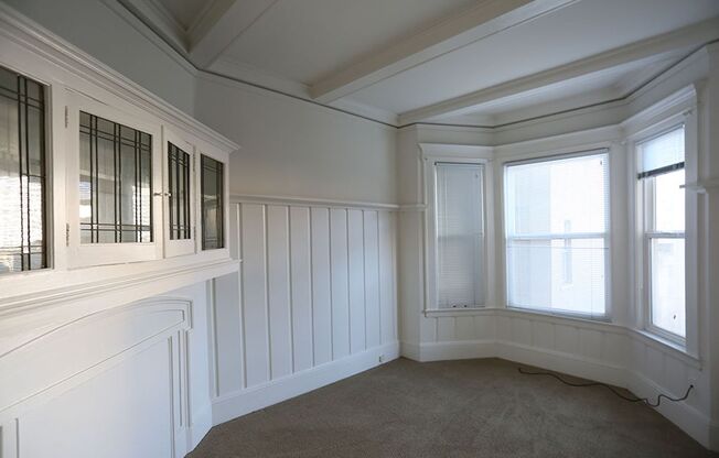 OPEN HOUSE: Saturday (6/28) 3:30pm-4:00pm. Classic San Francisco Jr. 1BR/1BA in an elegant Nob Hill building, Carpet Floors, Bay Windows, Shared laundry (830 Powell #3)