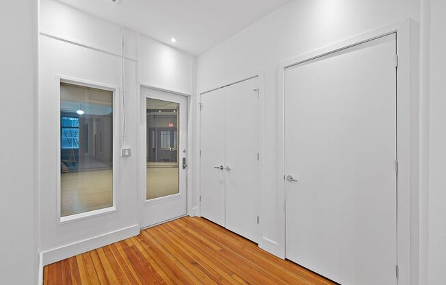 2 beds, 1 bath, 1,025 sqft, $2,912, Unit 100-204