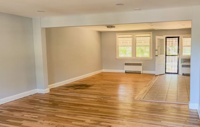 Charming Mid-Century Townhouse in Baltimore's Chinquapin Park-Belvedere Neighborhood