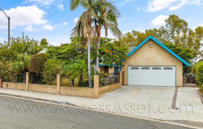 Charming 3 Bed/2 Bath Home With Spacious Yard And Modern Amenities In La Puente!