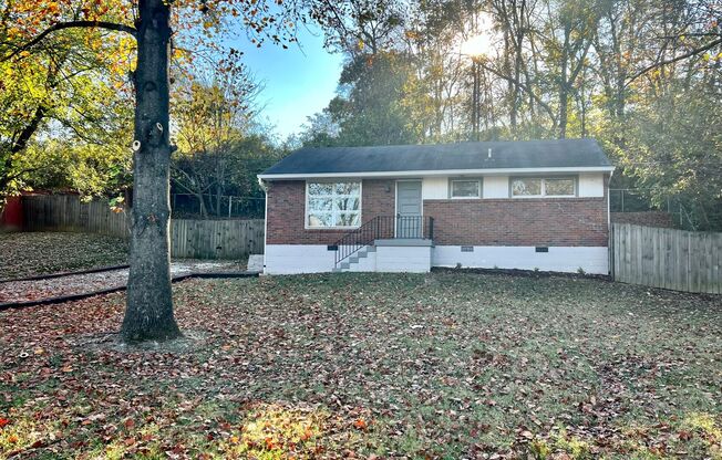 2 Bedroom 1 Bath House w/ Fenced Back Yard in Glencliff