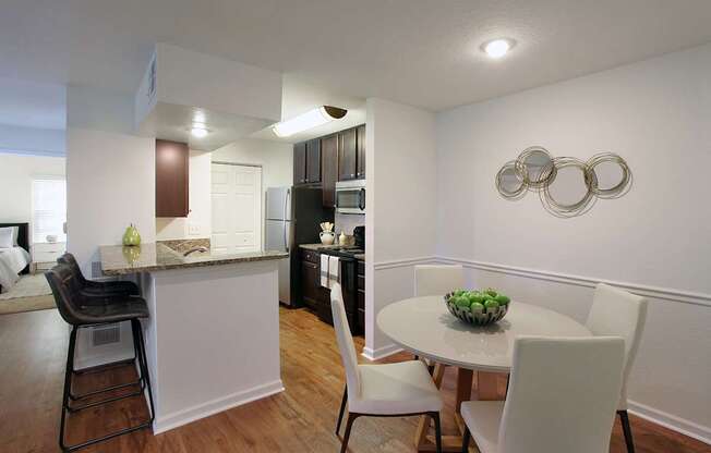 Kitchens with granite countertops and stainless steel appliances (Signature Series)