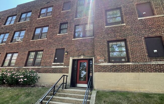 1805 E Park Pl.
