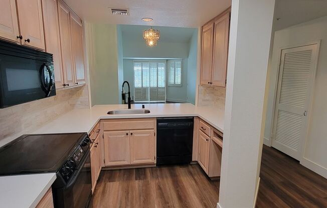Spacious 2 Bed/2 Bath Condo in the Heart of La Mesa