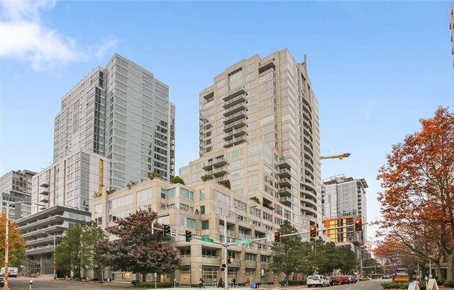 Luxury Studio Living in Seattle Heights – Resort-Style Amenities & Prime Belltown Location!