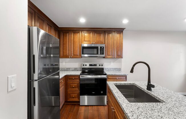 2 beds, 2 baths, 980 sqft, $2,300, Unit B101