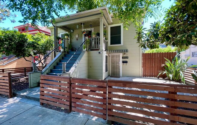 MIDTOWN / ICE BLOCKS Spacious 2 Bed 1.5 Bath Duplex in Great Location! 1915 1/2 18th St