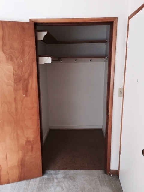 4718 Apts LLC
