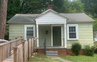 Cute 1BR/1BA Duplex Near UNCG!