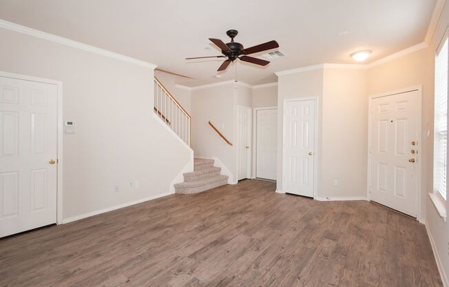 South Austin End Unit Condo - Move In Ready!