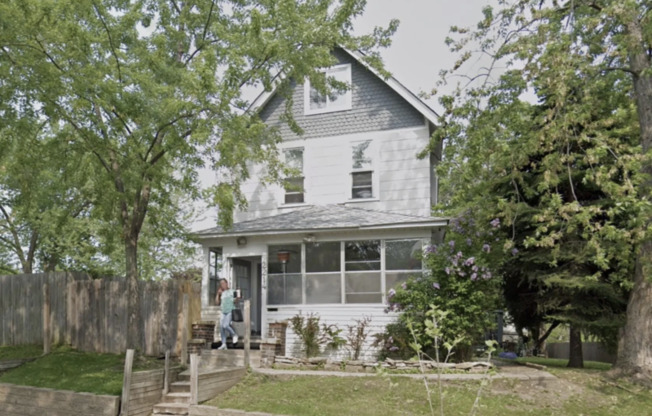 2214 N GIRARD AVE
