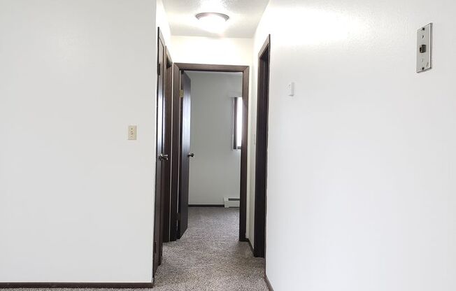 2 beds, 1 bath, 720 sqft, $859, Unit 11