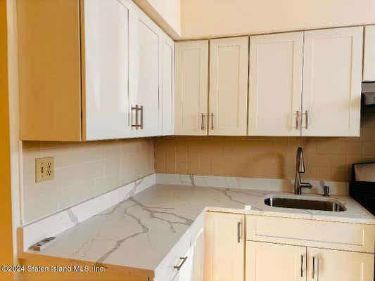 2 beds, 1 bath, 888 sqft, $2,150, Unit 2