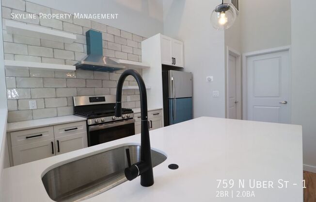 759 N UBER ST