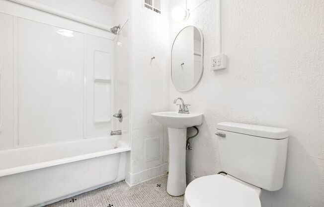 1 bed, 1 bath, 440 sqft, $850, Unit 608