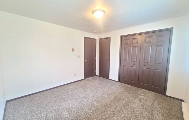 2 beds, 1 bath, 850 sqft, $1,100