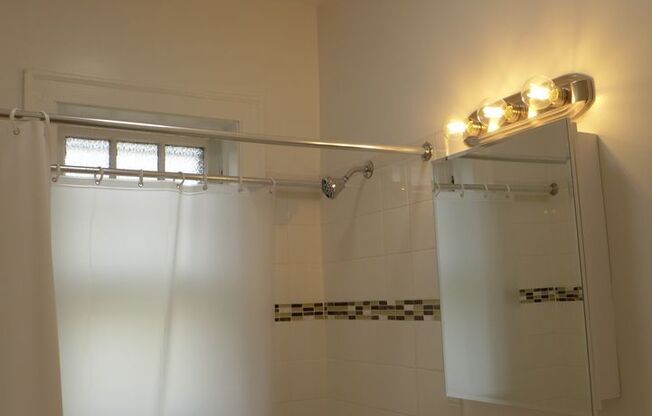 2 beds, 1 bath, 1,000 sqft, $1,850, Unit 305