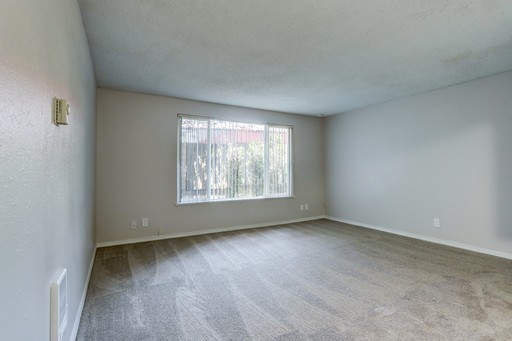 2 beds, 1 bath, 980 sqft, $1,495, Unit 11