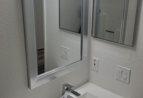 2 beds, 1 bath, 724 sqft, $1,500, Unit 3804-10