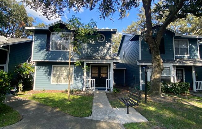 Spacious 3 Bedroom's, 2.5 bath condo in Lakeview Village.