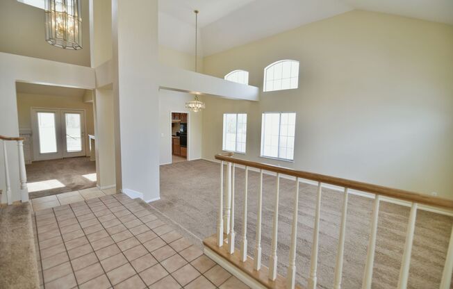 Beautiful 3Bed/3Bath cul-de-sac home located  in The Lakes Community with a sparkling pool and spa!