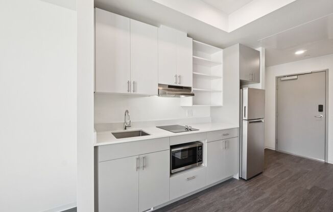 Studio, 1 bath, 314 sqft, $1,305, Unit 213