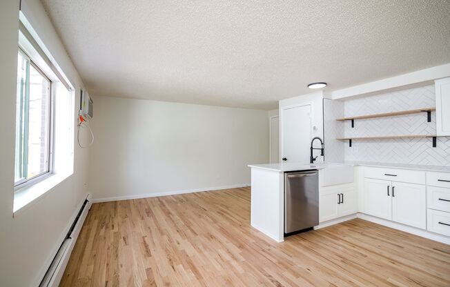 2 beds, 1 bath, 750 sqft, $1,695, Unit 302