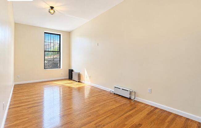 8 57 ASTORIA BLVD