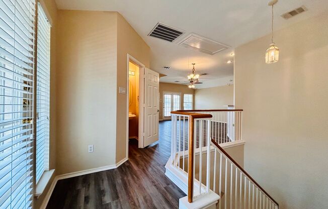 2 beds, 2 baths, $1,595, Unit # 1701