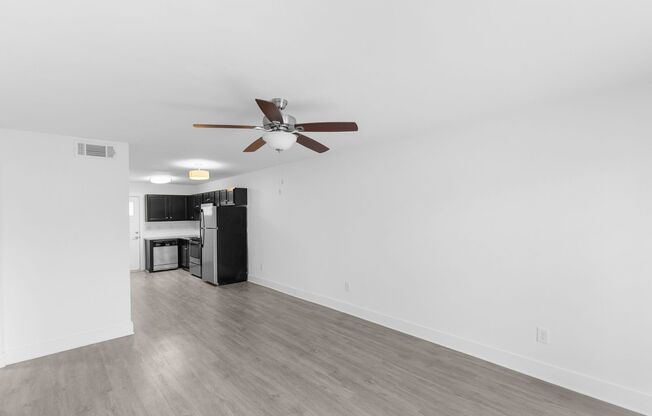 2 beds, 1 bath, 816 sqft, $1,209, Unit 13