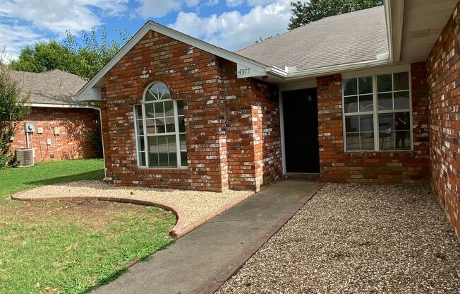 1/2 Off First Months! Charming 3 Bedroom For Rent Fayetteville!