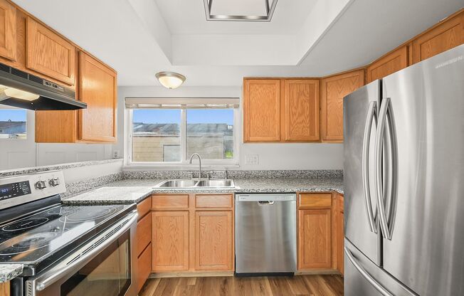 3BR Townhome in Aurora | Private Yard, Covered Parking & Community Pool