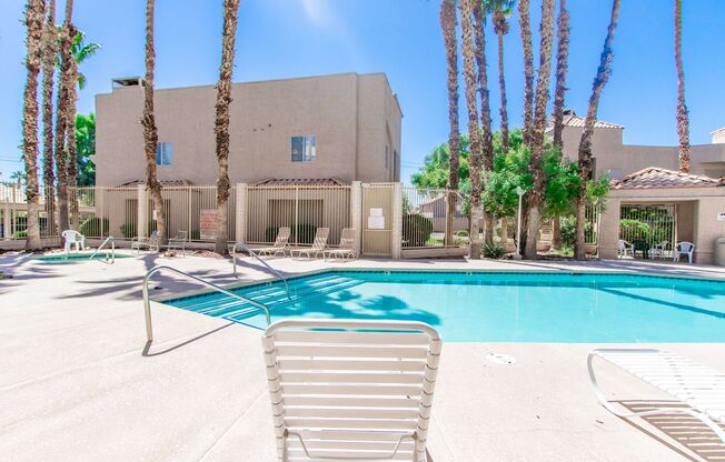 MOVE-IN READY! 2 BEDROOM, 2 BATH, GROUND LEVEL CONDO IN SUNSET BAY COMMUNITY