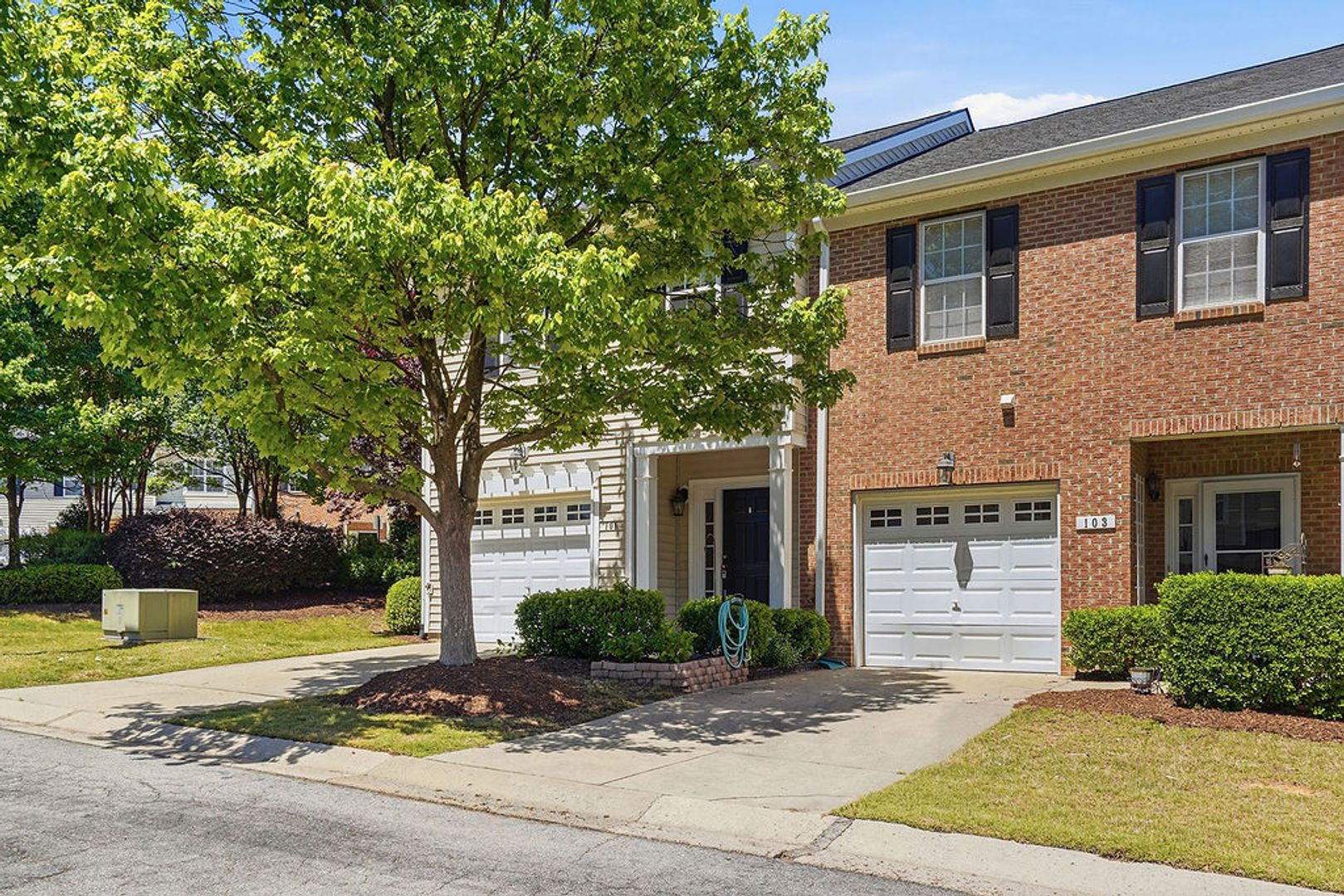 Beautiful  3 bedroom Townhome Living in Apex, NC