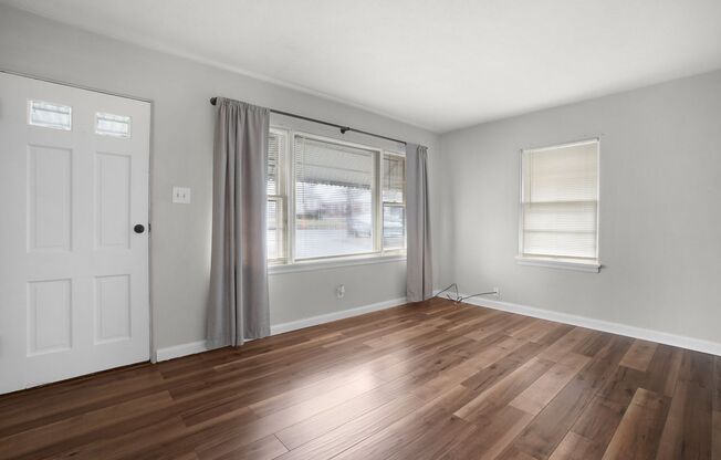 1045 N New Florissant Rd, Florissant, MO 63031 – Move-In Ready & Pet-Friendly!