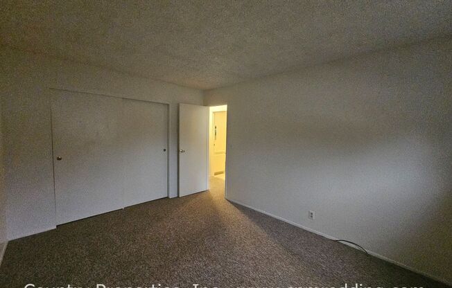 2 beds, 1 bath, $1,150, Unit #4