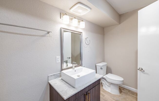 Studio, 1 bath, 420 sqft, $1,095, Unit 2320