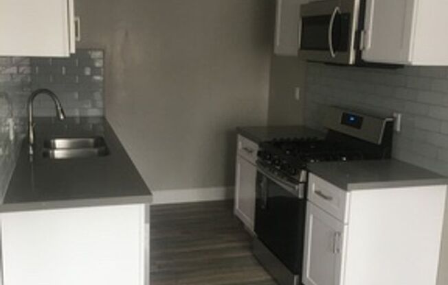 1 bed, 1 bath, 800 sqft, $1,900, Unit 3