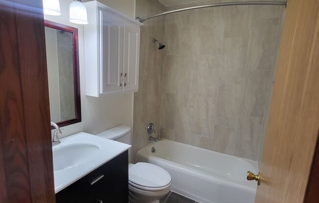 2 beds, 1 bath, 850 sqft, $1,525, Unit 209