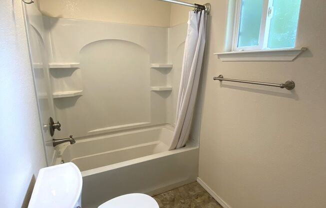 Studio Garage Apt in NW OKC YOUNGS ENGLEWOOD ADD
