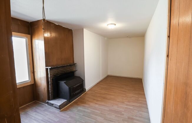 3 beds, 1 bath, 1,330 sqft, $1,295, Unit 1719 6th ave unit 2
